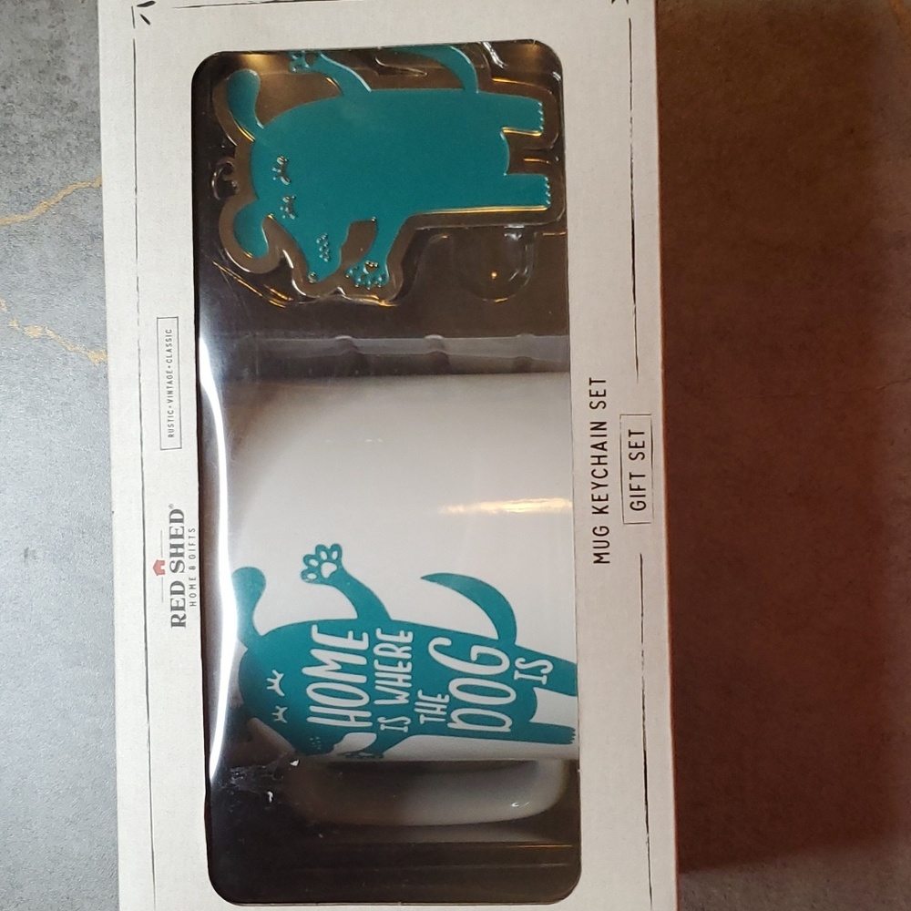 Red Shed Dog Coffee Mug & Keychain Set  NWT